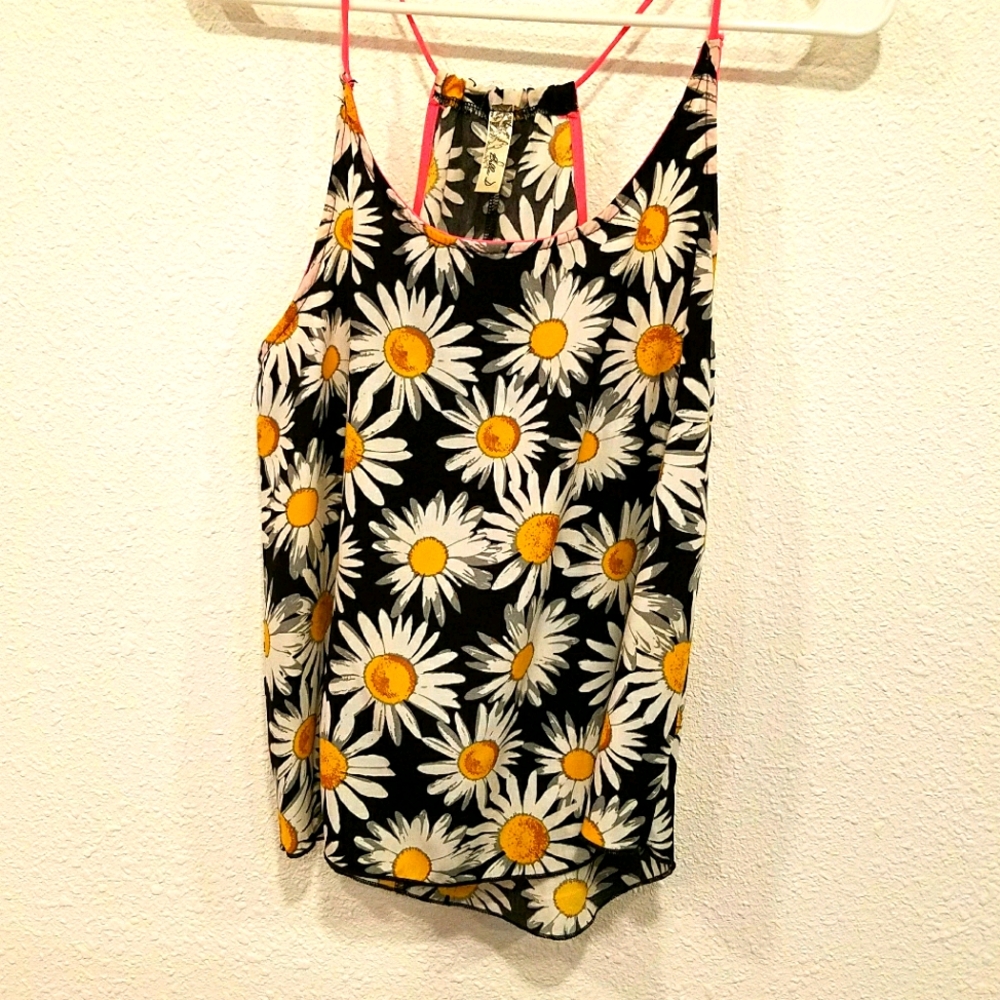 Daisy Top - Picture 4 of 4
